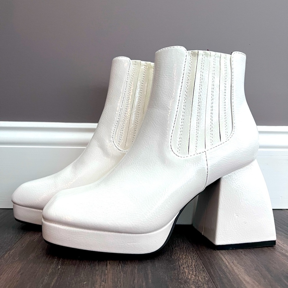 Nasty Gal White Faux Leather Patent Platform Boot size 7